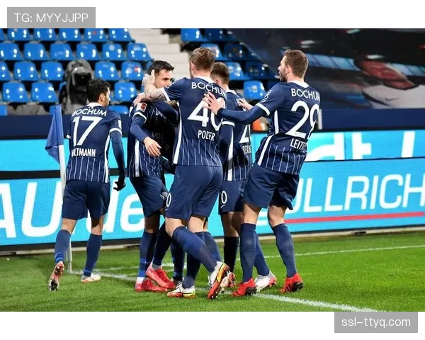 科隆对阵波鸿的保级关键战因疑似炸弹威胁推迟,警方已介入 科隆对阵波鸿的保级关键战因疑似炸弹威胁推迟,警方已介入